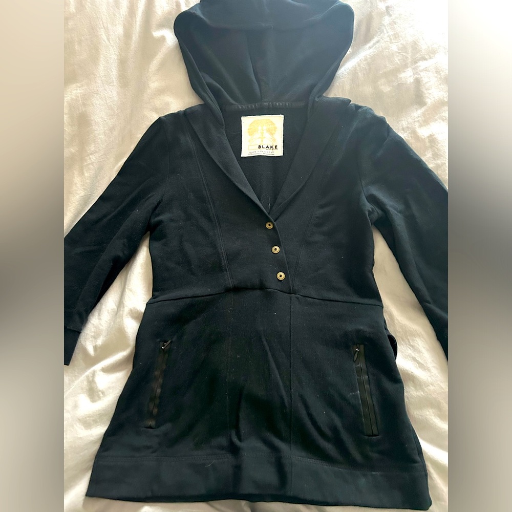 Blake standard hooded v neck pullover